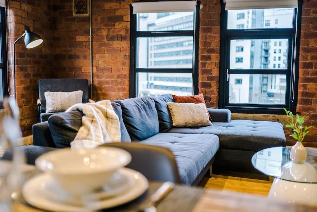 Luxury Oversized Apartment With Signature Bathroom 리즈 외부 사진